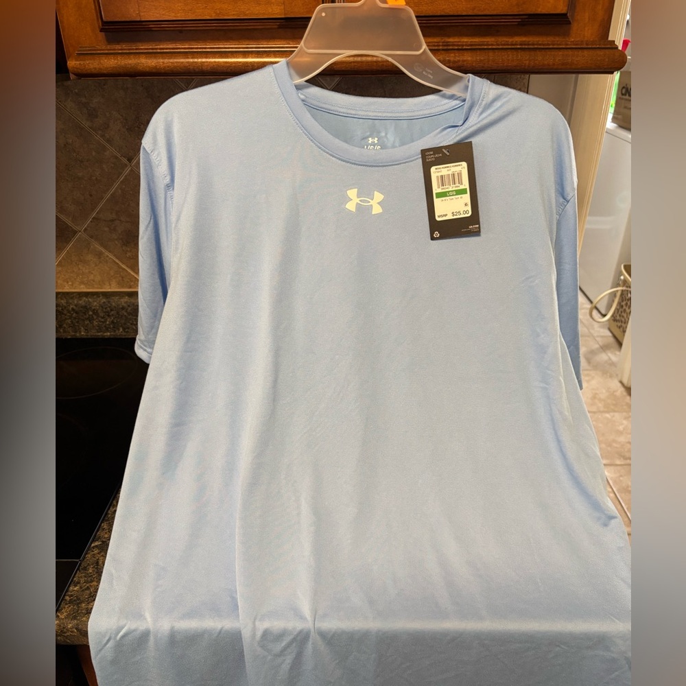 NWT Under Armour dri fit t shirt. Size large